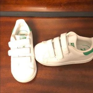 Toddler Stan Smith classic sneakers in size 9